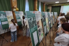 В школе № 341 Невского района открылся выставочный проект «Слово — ленинградцам!»