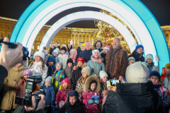 Александр Беглов и председатель Законодательного Собрания Александр Бельский осмотрели новогоднее убранство Дворцовой площади