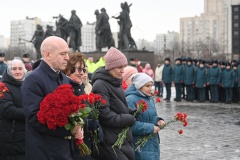 Во Фрунзенском районе прошла торжественно-траурная церемония на площади Победы