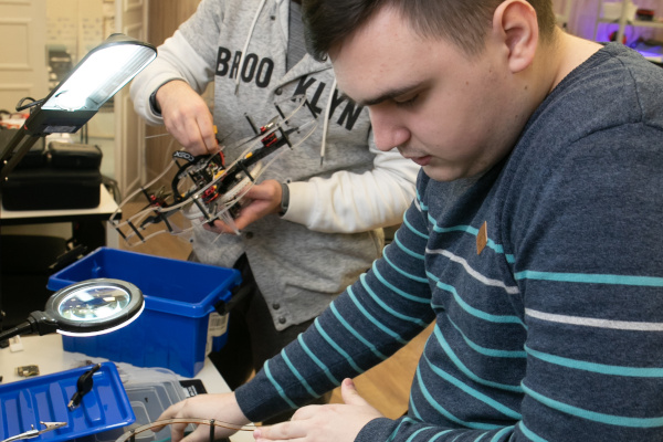 ГУАП успешно представил Санкт‑Петербург в финале IV Национального межвузовского чемпионата «Молодые профессионалы» - 2020  Санкт‑Петербург завоевал 5 золотых, 3 серебряных, 3 бронзовую медали и 4 медальона за профессионализм в финале IV национального межв