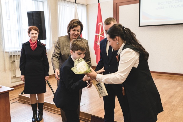 Первые паспорта получили юные жители района