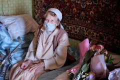 Константин Серов поздравил Марию Федорову со 101-летием