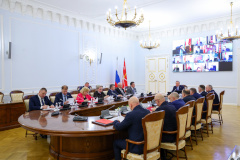 Александр Беглов: В прошлом году в Петербурге ликвидировано 11 нарколабораторий и 30 интернет-магазинов по сбыту наркотиков