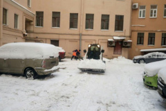 Уборка дворовых территорий в Адмиралтейском районе