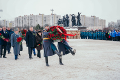 В ознаменование 81-й годовщины прорыва блокады к Монументу героическим защитникам Ленинграда возложили цветы
