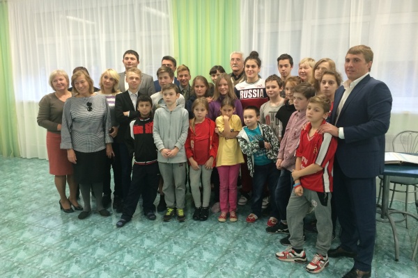 Компании-инвесторы принимают участие в помощи детям подшефного Комитету детского дома №46