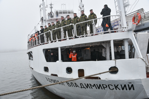 Океанографическое исследовательское судно «Адмирал Владимирский» отправился сегодня из Кронштадта в масштабную экспедицию к берегам Антарктиды