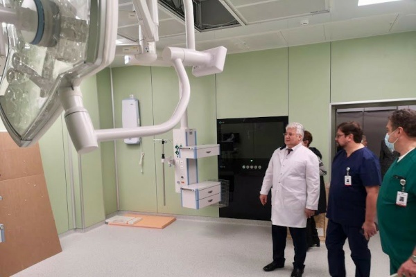 Олег Эргашев посетил отделение экстренной медицинской помощи института скорой помощи им. И.И. Джанелидзе
