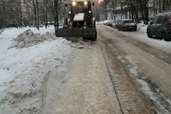 Работы по сбросу наледи и снега с крыш