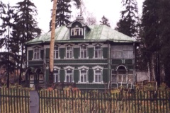 Три деревянные усадьбы в Курортном районе стали памятниками регионального значения