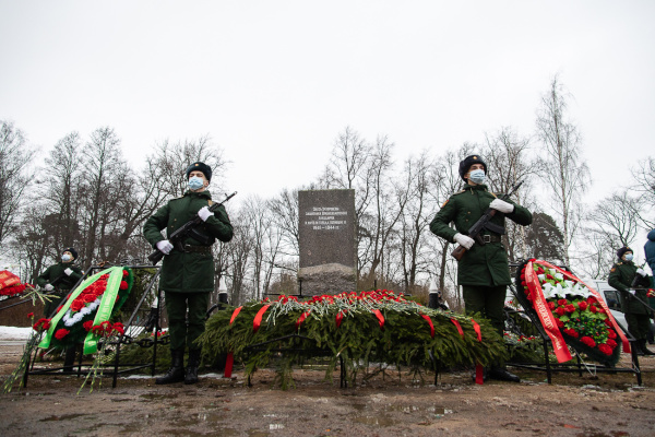 На Малой Пискарёвке почтили память погибших в годы блокады