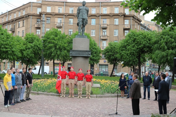 В Кировском районе прошла торжественная церемония отправки призывников на службу в Вооружённых силах Российской Федерации
