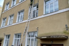 Гимназия №433 Курортного района отработала действия при пожаре: эвакуация, спасение и мастер-класс по огнетушителям