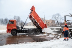 С начала зимнего сезона 2024/2025 «снежные» пункты Петербурга приняли 1,5 млн кубометров снега