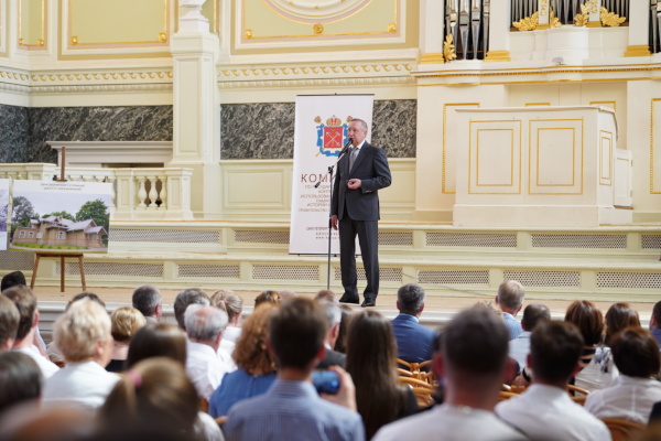 Александр Беглов вручил награды лучшим петербургским реставраторам