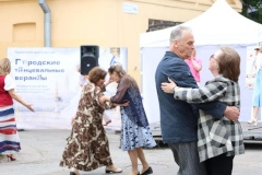 В Пушкинском районе продолжаются летние танцевальные веранды для граждан пожилого возраста