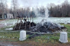 На территории музея «Шалаш В.И.Ленина» сгорел макет шалаша из сена