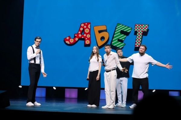 В Доме молодёжи Санкт‑Петербурга прошли игры 1/4 финала центральной лиги КВН «НЕВА»