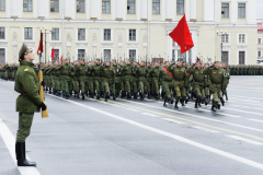 На Дворцовой площади прошла первая репетиция парада в честь 70-летия Победы. Фоторепортаж