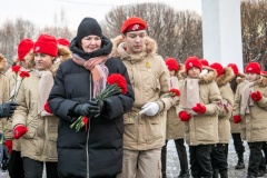 В честь 82-ой годовщины Дороги жизни у памятника Регулировщицы прошёл «Марш памяти»