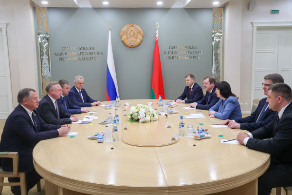 Рабочая встреча с Председателем Совета Республики Национального собрания Республики Беларусь Натальей Кочановой