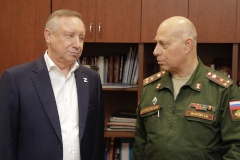 Губернатор посетил военкомат Невского района