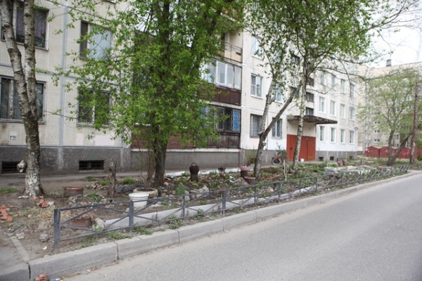 Жители Невского района награждены почетным знаком «За заботу о красоте города»