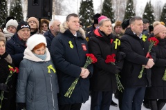 Память жертв блокады Ленинграда почтили на мемориале Малая Пискарёвка