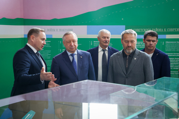 Посещение выставки достижений Курортного района