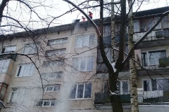 Во Фрунзенском районе Санкт‑Петербурга продолжаются работы по уборке снега