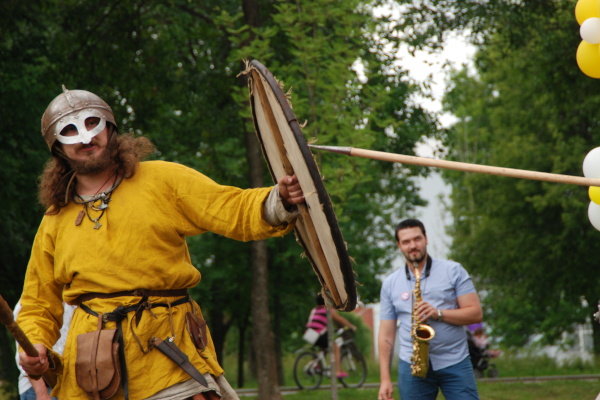 В Муринском парке отпраздновали День рождения Калининского района