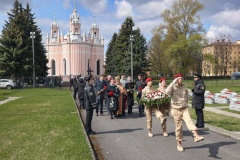 На Чесменском воинском кладбище возложили цветы