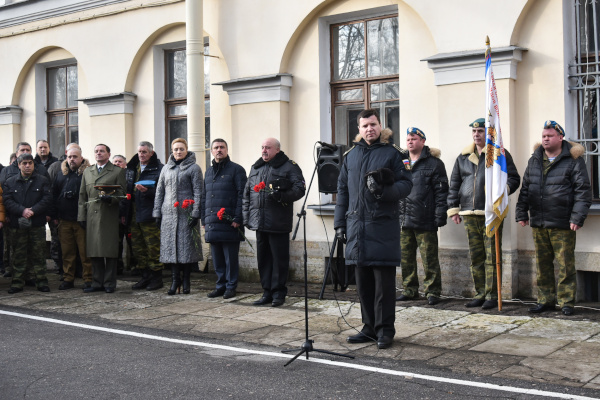Торжественный  митинг и возложение цветов к памятной доске 9 роты морской пехоты в Штабе Лен ВМБ,посвященные  Дню памяти о россиянах, исполнявших служебный долг за пределами Отечества