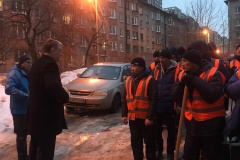 Игорь Чернов проинспектировал уборку снега на внутриквартальных территориях Невского района