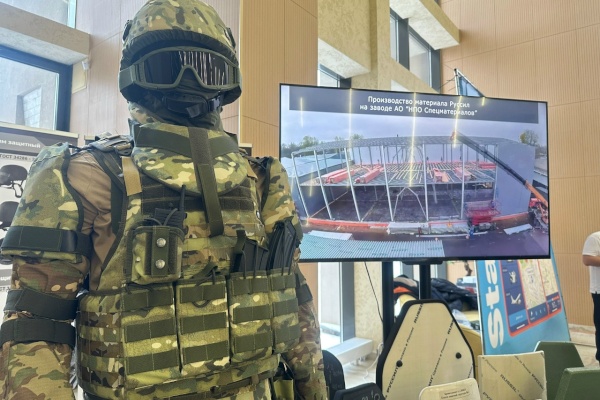 Акционерное общество «НПО «Спецматериалов» представили средства индивидуальной и коллективной бронезащиты на выставке перед отчетом главы администрации