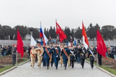 Учащиеся школ Кировского района приняли участие в торжественно-траурной церемонии на Пискарёвском мемориальном кладбище