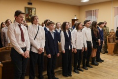 Двадцать три жителя Петродворцового района получили свои первые паспорта