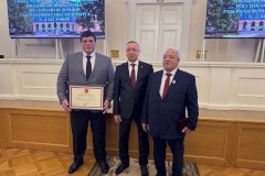 Губернатор Александр Беглов вручил государственные награды и поощрения главы государства