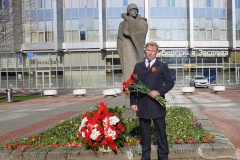 Возложение цветов к памятникам Героям Советского Союза