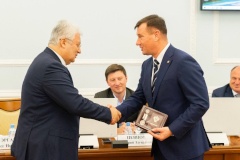 Глава администрации Невского района Алексей Гульчук удостоен медали «За содействие донорскому движению»