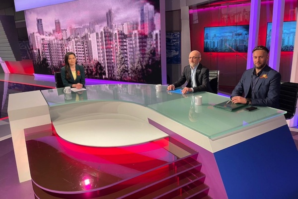 Причины появления пены в реке Волковке исследуют эксперты