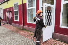 От торгового павильона площадью 1300 кв.м освобождается незаконно занимаемый земельный участок в Колпинском районе
