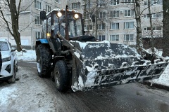 Глава района проверил качество уборки одного из кварталов района