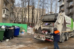 Администрация района помогает региональному оператору наладить бесперебойный вывоз мусора