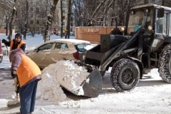Коммунальные службы обеспечили уборку снега в праздники