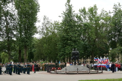 Цветы к Памятнику участникам локальных войн и вооруженных конфликтов возложили в День ветерана боевых действий