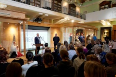 Участники проекта «Лекторий КГИОП» познакомились с обновлёнными экспозициями Кунсткамеры