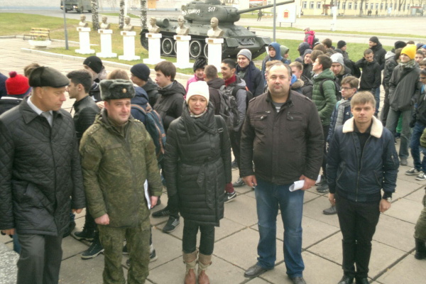 Школьники Невского района посетили "День призывника"