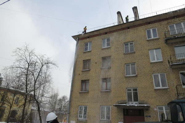 Алексей Гульчук продолжает контролировать работы по очистке кровель