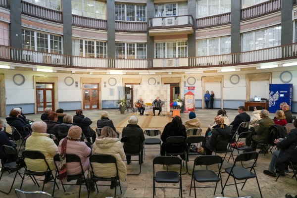 Мюзет звучал в атриуме администрации Московского района